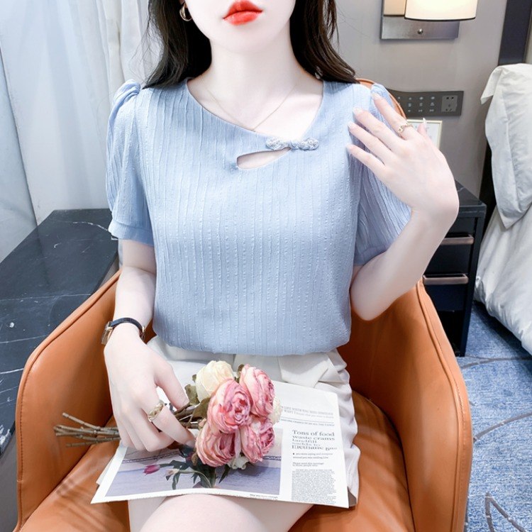 เสื้อเชิ้ตผู้หญิงใส่ทํางาน 390 บาทต่อชิ้น ฟรีค่าจัดส่ง