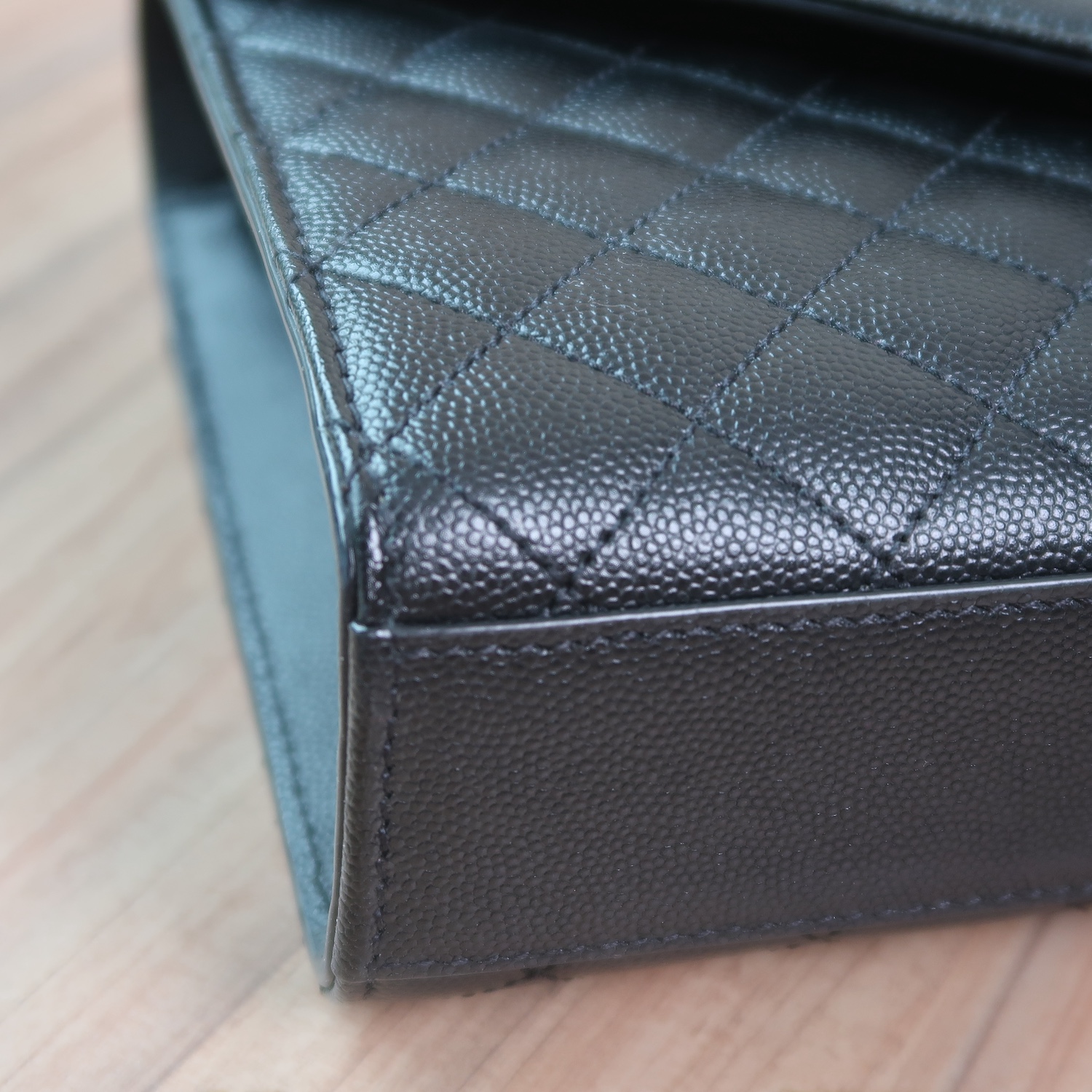 SAINT LAURENT Black Caviar Mix Quilted Envelope Crossbody SHW(ใบEmquartier)