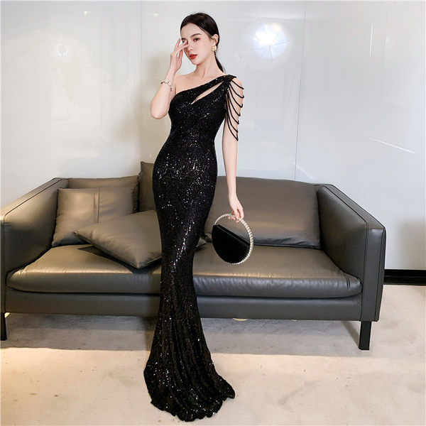 ชุดราตรี ชุดราตรีสวยหรู แบบ ทันสมัย Evening dress