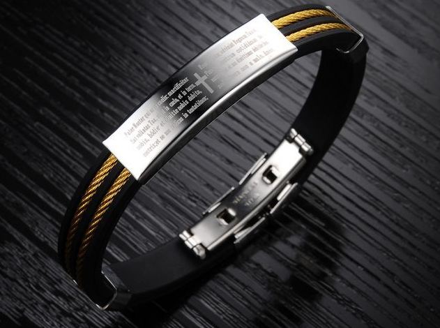 สร้อยข้อมือผู้ชาย กำไลข้อมือผู้ชาย สาย silicone สีดำ แต่งด้วย Stainless steel สลักไม้กางเขน ร้อยด้วย โซ่ทอง no 384208