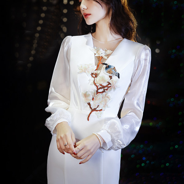 ชุดราตรี ชุดราตรีสวยหรู แบบ ทันสมัย Evening dress