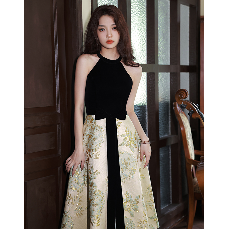 ชุดราตรี ชุดราตรีสวยหรู แบบ ทันสมัย Evening dress