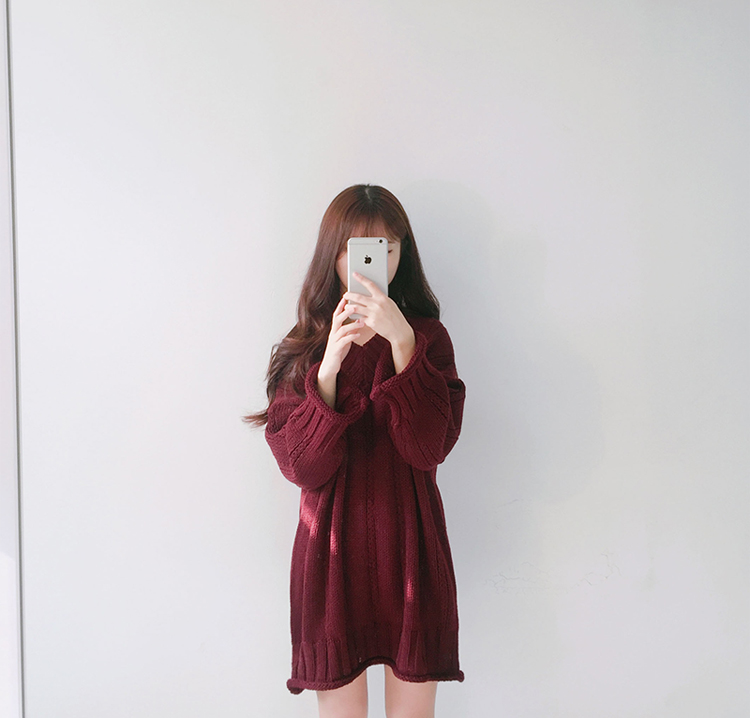 เสื้อไหมพรม คอวี Sweater สีแดงไวน์ ใส่เดี่ยวๆ หวานๆ ยาว 26.5 นิ้ว