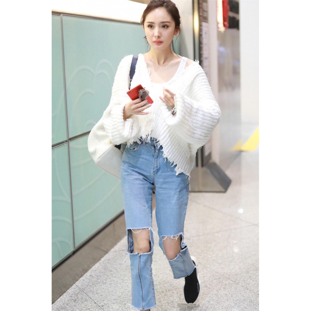 Sweater เสื้อไหมพรมถัก ทรงสวยเนื้อนุ่ม แต่งชายขาดๆ เพิ่มความเก๋ ขาว ขาว