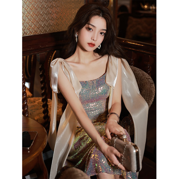 ชุดราตรี ชุดราตรีสวยหรู แบบ ทันสมัย Evening dress
