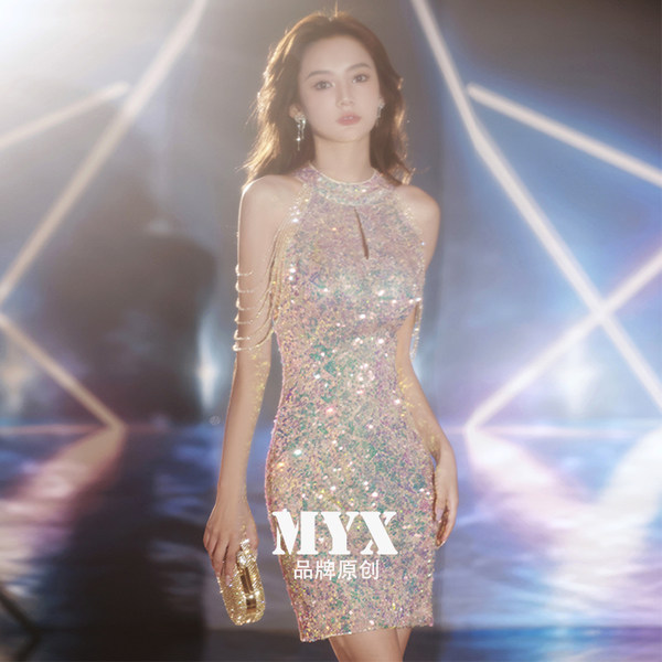 ชุดราตรี ชุดราตรีสวยหรู แบบ ทันสมัย Evening dress