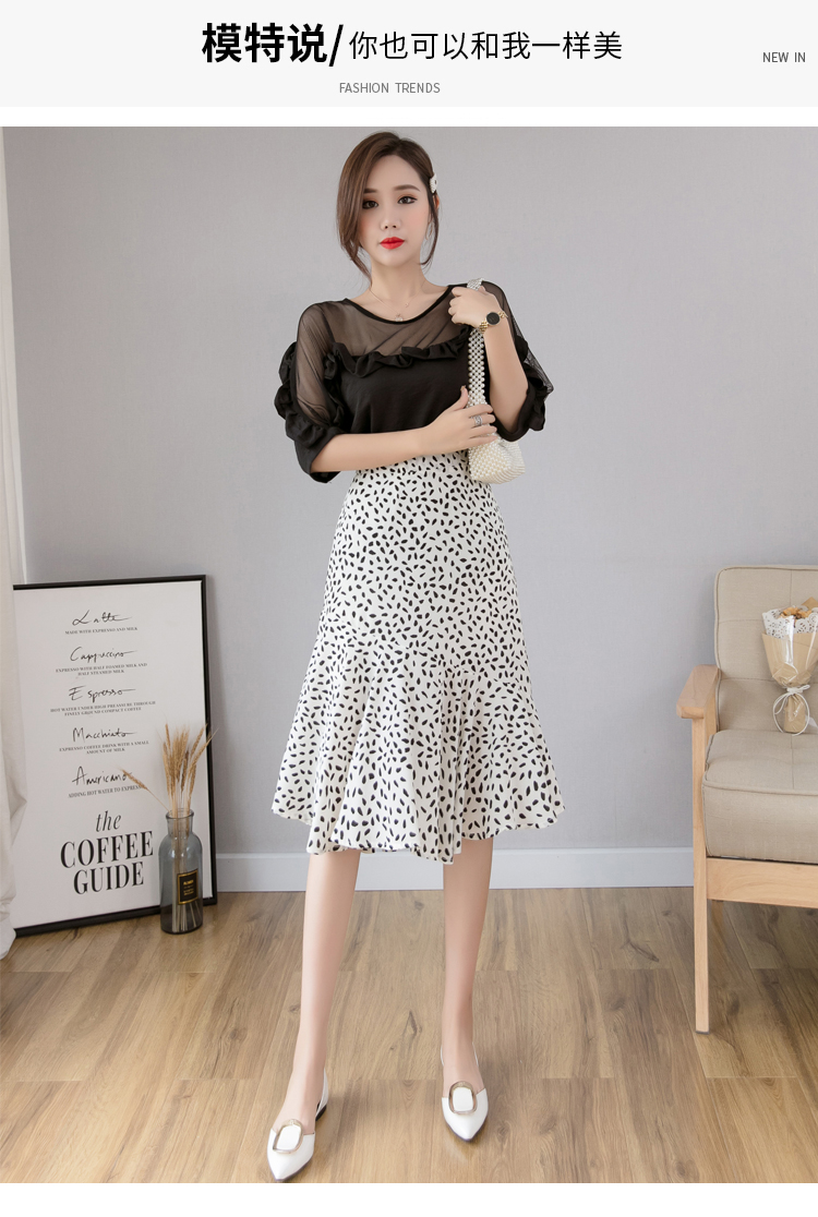 Skirt364 กระโปรงยาวลายกราฟฟิคชายระบาย เอวสม็อคยางยืดด้านหลัง ซิปข้าง มีซับใน ผ้าชีฟองเนื้อหนามีน้ำหนักทิ้งตัวผ้านุ่มใส่สบาย งานดีทรงดีลายสวย แมทช์กับเสื้อทรงไหนก็น่ารัก ใส่เที่ยว/ใส่ทำงานได้