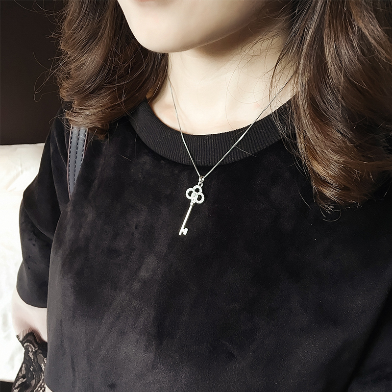 เสื้อแขนยาว ผ้าขนแมวสั้นนุ่นลื่น กับผ้า cotton ด้านในเป็นผ้าสำลีอุ่น น่ารักมากๆค่า