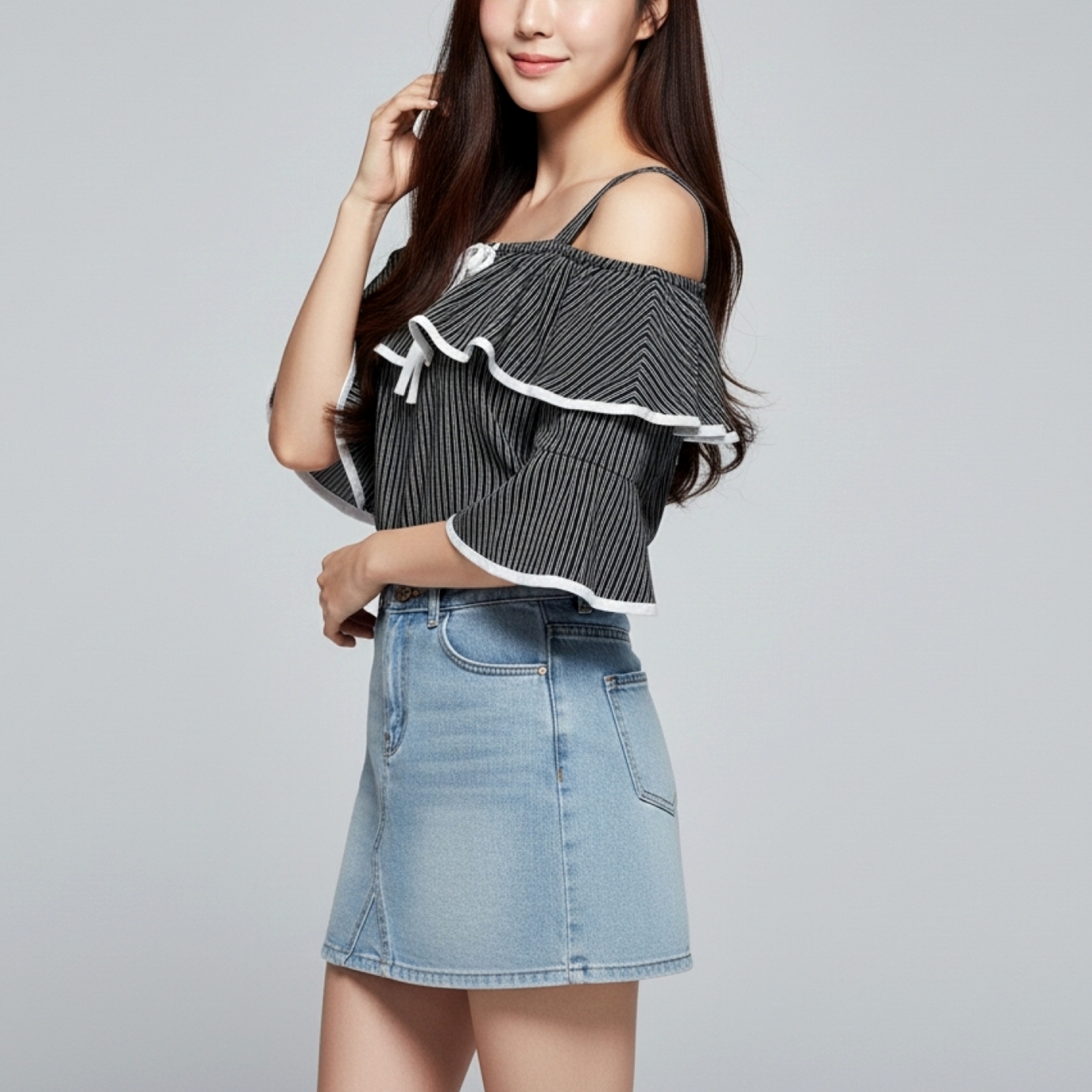 🎀 Blouse3681 เสื้อเปิดไหล่ผ้าชีฟองลายริ้ว แต่งระบายรอบตัว พร้อมโบว์ผูกอกสุดน่ารัก หวานเบาๆ แต่สวยจัดเต็ม