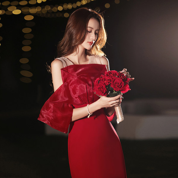 ชุดราตรี ชุดราตรีสวยหรู แบบ ทันสมัย Evening dress
