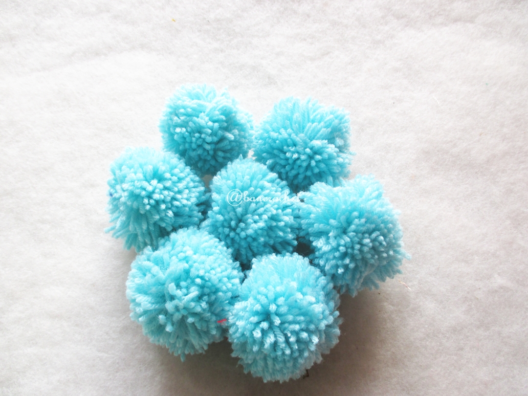 ปอมปอมไหมพรมสีชมพูอมแดง ขนาด 2 นิ้ว pompoms crochet