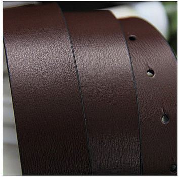 เข็มขัดหนังแท้ เข็มขัดผู้ชาย เข็มขัดใส่ทำงาน เข็มขัดทำงาน สำหรับ ผู้บริหาร หนุ่ม ออฟฟิต สุดหรู หัวเข็มขัด ดีไซน์ สี่เหลี่ยม สีดำ และ สีเงิน 864427