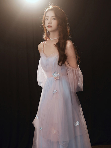 ชุดราตรี ชุดราตรีสวยหรู แบบ ทันสมัย Evening dress