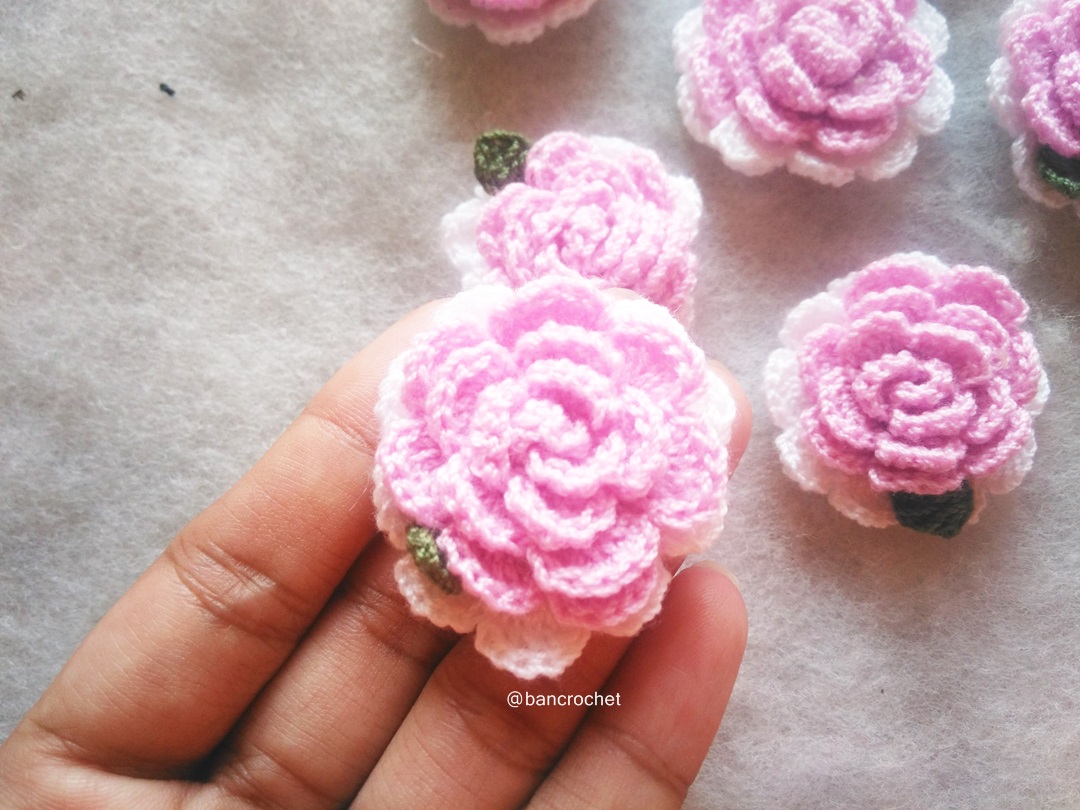 Bancrochet ดอกกุหลาบถักโครเชต์ crochet rose flowers สีชมพู 1.5 นิ้ว