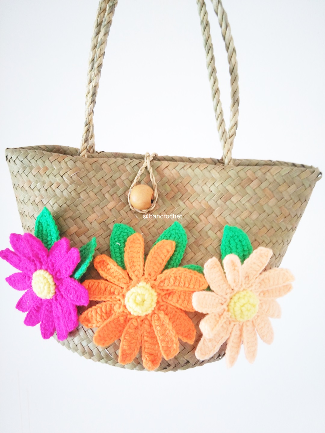 Bancrochet กระเป๋าสานกระจูดประดับดอกไม้ grajood basket weave bags คละสี 7*10*7*12 นิ้ว