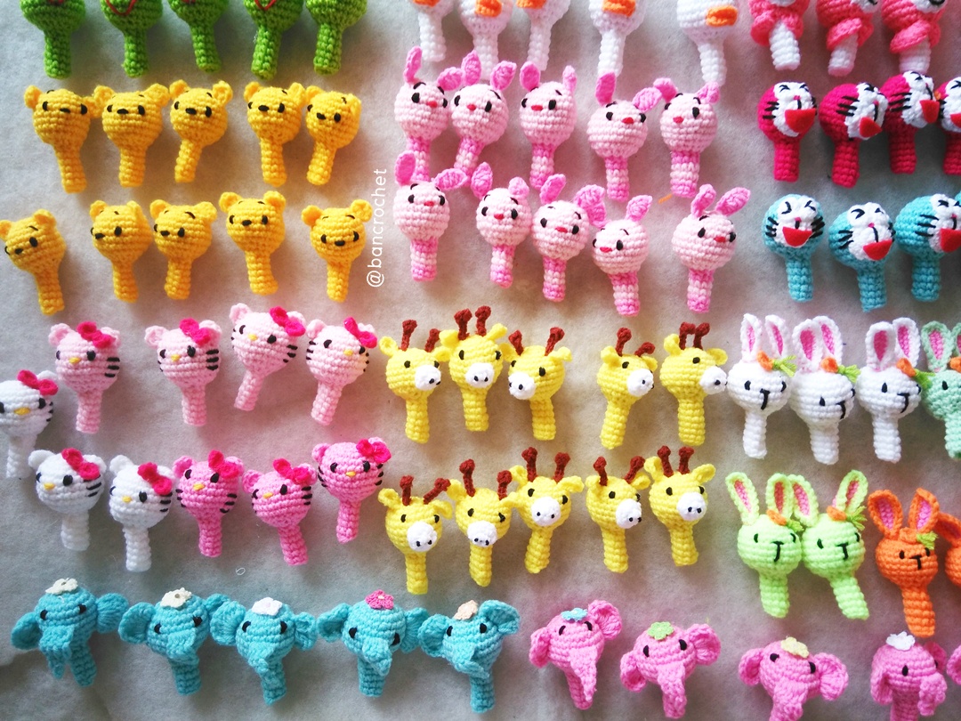 ที่ครอบหัวดินสอ ตุ๊กตาถักคละแบบ สั่ง 20 ชิ้นขึ้นไป pencil cover (ราคาส่ง only wholesale) หลากสี 2 นิ้ว