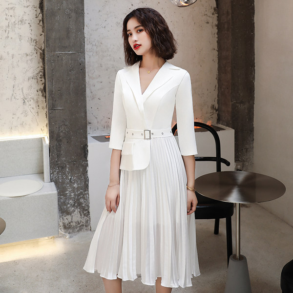 ชุดราตรี ชุดราตรีสวยหรู แบบ ทันสมัย Evening dress