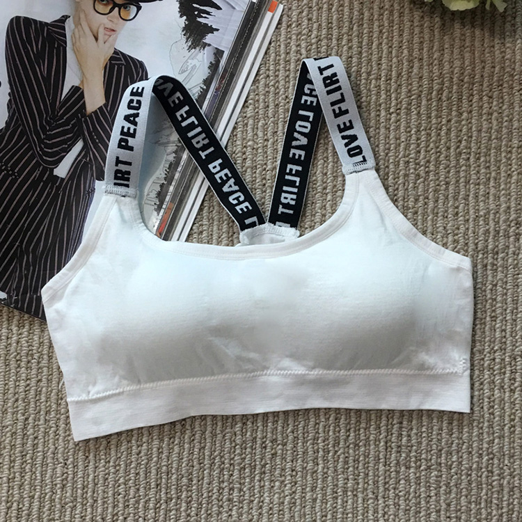 เสื้อกล้าม ครึ่งตัว มีลายตัวหนังสือที่สาย เท่ๆ ผ้าสเปนเด็กใส่สบาย มีฟองน้ำ