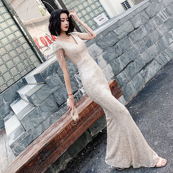 ชุดราตรี ชุดราตรีสวยหรู แบบ ทันสมัย Evening dress