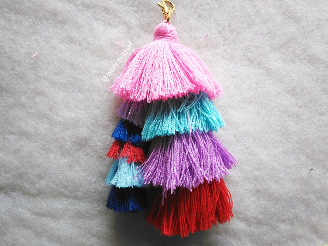 Bancrochet พวงกุญแจพู่ห้อยกระเป๋า tassels pompoms keychains หลากสี 5.5-6นิ้ว