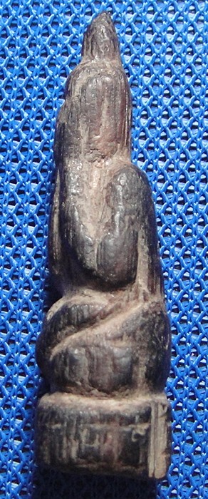 พระปิดตาไม้แกะหลวงพ่อขริก วัดสาวชะโงก