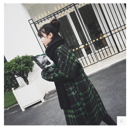 เสื้อโค้ทกันหนาว สไตล์เกาหลี ตัวโคล่ง สีเขียวดำ ลายเก๋ๆ ผ้าวูลเนื้อละเอียด อยู่ทรง ไม่หนามากงานดี บุซับในกันลม พร้อมส่งเลยจ้า same pic