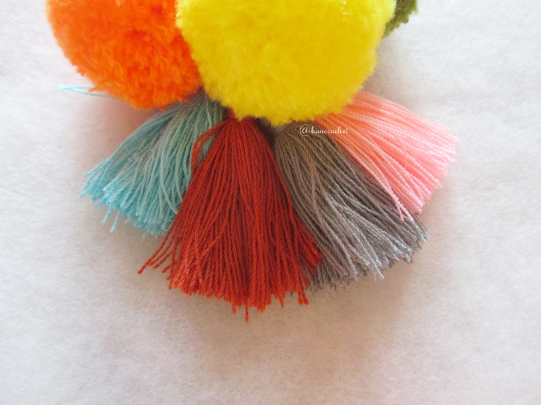 พู่+ปอมปอมแขวนกระเป๋าถักโครเชต์ pompom