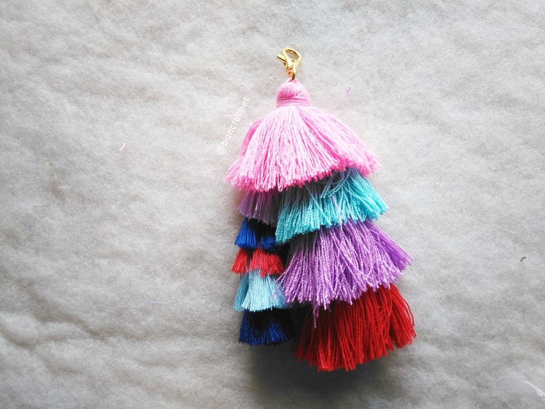 Bancrochet พวงกุญแจพู่ห้อยกระเป๋า tassels pompoms keychains หลากสี 5.5-6นิ้ว