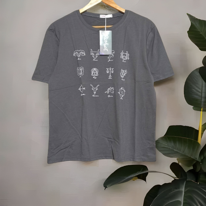 Blouse4002 เสื้อยืดแฟชั่นนำเข้า เสื้อยืดไซส์ใหญ่สีเทาพิมพ์ลายน่ารัก ผ้าคอตตอนเนื้อดีนุ่มใส่สบายยืดหยุ่นสูง แมทช์ง่ายใส่กับขาสั้นหรือขายาวก็ดูดีไม่แพ้กัน