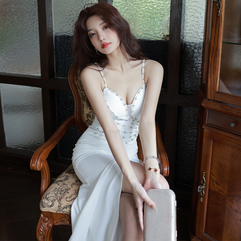 ชุดราตรี ชุดราตรีสวยหรู แบบ ทันสมัย Evening dress