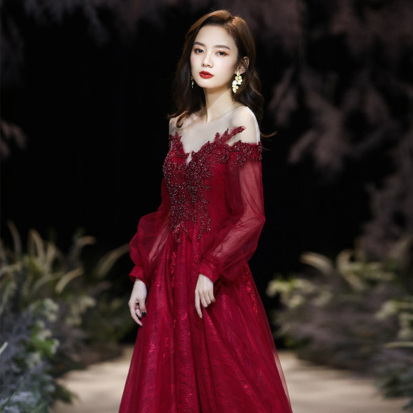 ชุดราตรี ชุดราตรีสวยหรู แบบ ทันสมัย Evening dress