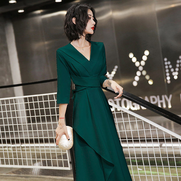 ชุดราตรี ชุดราตรีสวยหรู แบบ ทันสมัย Evening dress