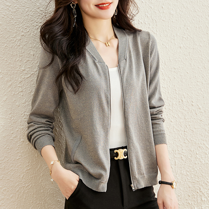 เสื้อเชิ้ตผู้หญิงแขนยาว เสื้อเชิ้ตผู้หญิงใส่ทํางาน 390 บาทต่อชิ้น ฟรีค่าจัดส่ง