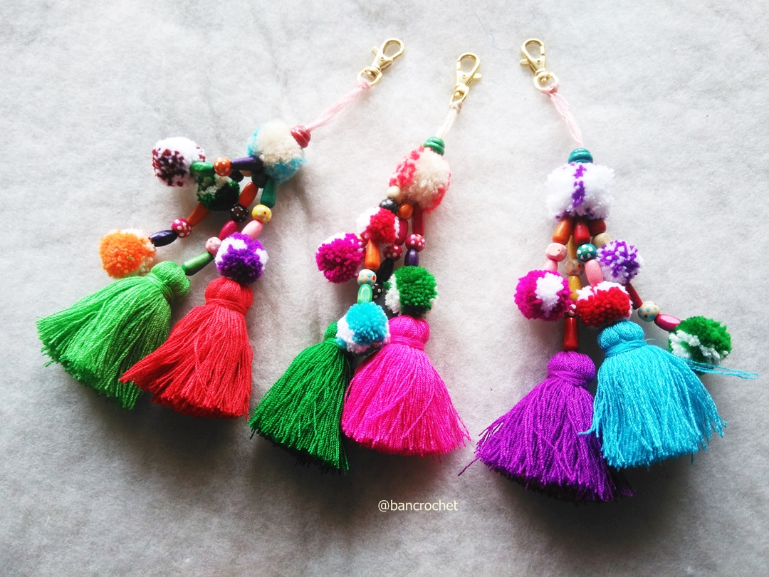 Bancrochet (ราคาส่ง) พวงกญแจพู่แขวนกระเป๋า Tassel keychains (only wholesale) หลากสี 7 นิ้ว (inch)