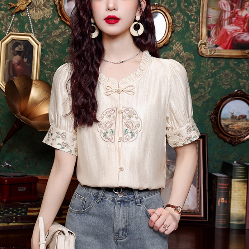 เสื้อเชิ้ตผู้หญิงใส่ทํางาน 390 บาทต่อชิ้น ฟรีค่าจัดส่ง