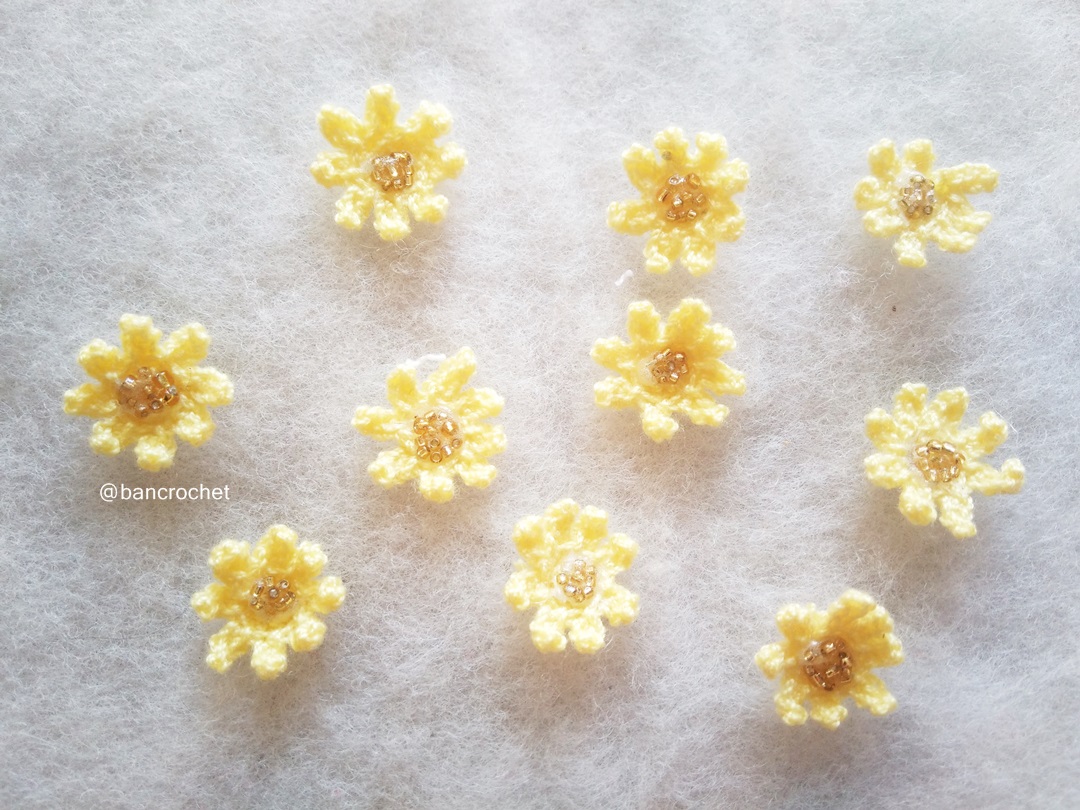 Bancrochet ดอกไม้จิ๋วถักโครเชต์ crochet mini flowers สีเหลือง 0.5 นิ้ว