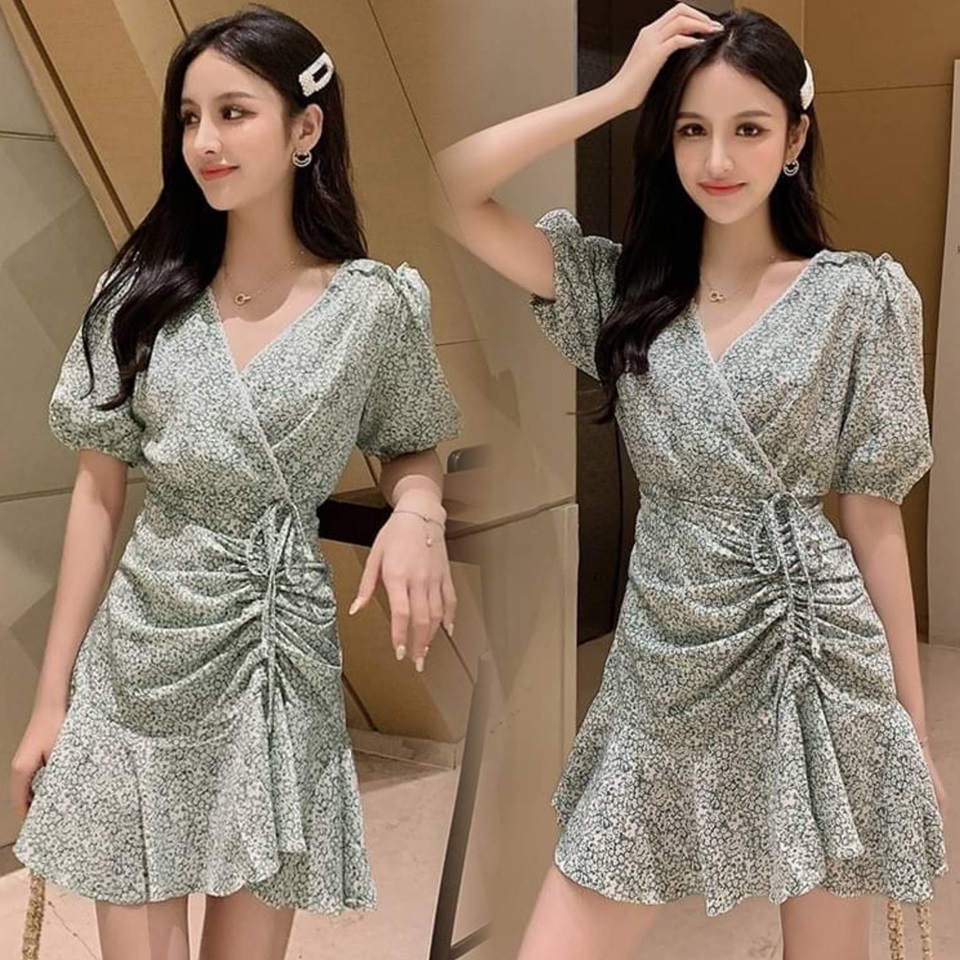 Dress4677 เดรสชีฟองลายดอกไม้ ทรงคอวีป้าย ชายระบาย มีซับในอย่างดี แต่งสายรูดช่วงกระโปรงเก๋ๆ ดูมีดีเทล ผ้าชีฟองเนื้อดีนุ่มมีน้ำหนักใส่สบาย งานสวยผ้านุ่มน่าใส่ ทรงนี้ใส่ได้เรื่อยๆ ใส่ทำงาน/ใส่เที่ยว ชุดเดียวเอาอยู่ **พร้อมส่งสีเขียวสีเดียวค่