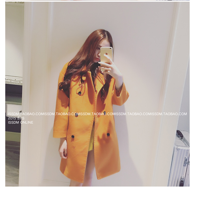 เสื้อโค้ทกันหนาว สีส้ม ทรงยาวโคล่ง แต่งกระดุุม 2 แถว ผ้าวูลผสมสักกะหลาด บุซับในกันลม พร้อมส่ง สีส้มโทนเดียวกับในภาพเลยค่า