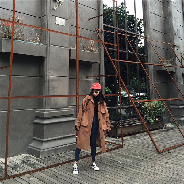 OverCoat เสื้อโค้ทกันหนาว สไตล์เกาหลี แต่งดีเทลเยอะ ทรงโคล่งสีน้ำตาล ผ้าวูลผสมเนื้อดี บุซับในกันลม พร้อมส่ง same pic