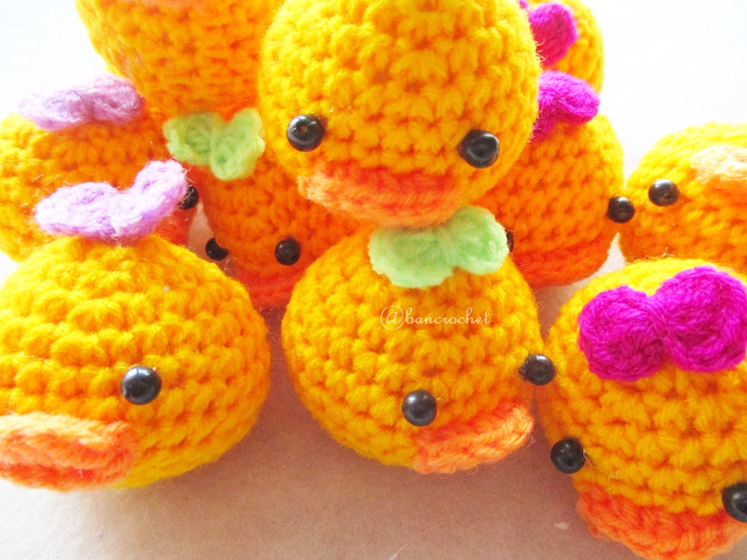 พวงกุญแจหัวตุ๊กตาเป็ดถักโครเชต์ duck crochet keychain