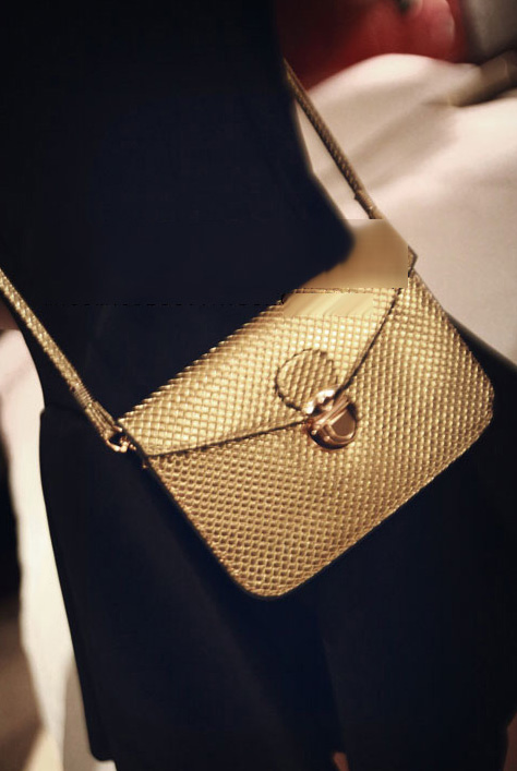 พร้อมส่ง กระเป๋าสะพาย ใบเล็ก สีดำ ทรงสวย Black ตามภาพ