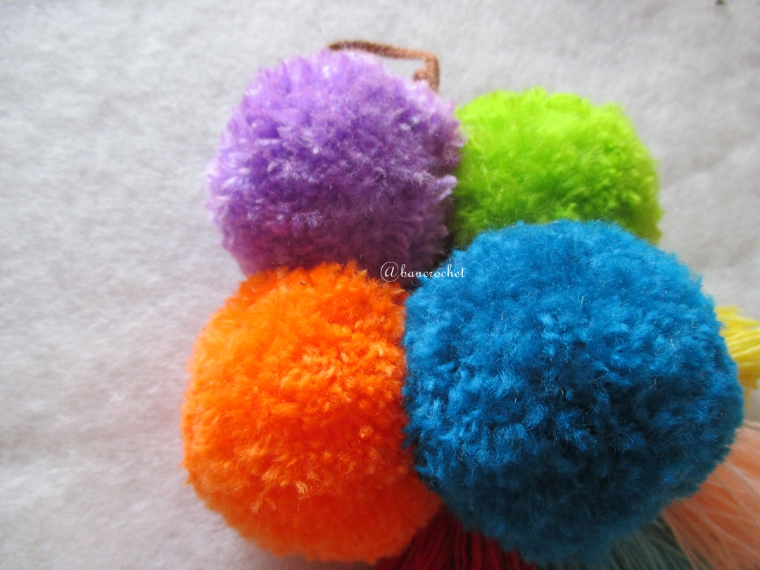 พู่+ปอมปอมแขวนกระเป๋าถักโครเชต์ pompom