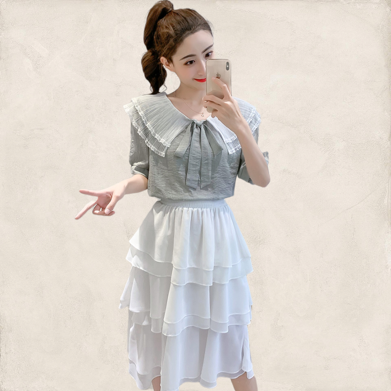 Blouse3880 เสื้อคอวีผูกโบว์ แต่งปกลูกไม้เพิ่มดีเทลความน่ารัก ผ้าโพลีเกรดพรีเมียมเนื้อดีมีน้ำหนักนุ่มใส่สบาย งานสวยน่ารักเต็มสิบ แมทช์กับอะไรก็เข้า ใส่เที่ยว/ใส่ทำงานได้ มี 2 สี ขาว, เขียว