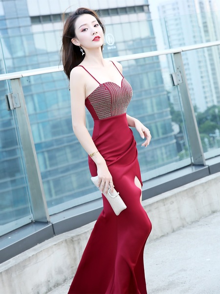 ชุดราตรี ชุดราตรีสวยหรู แบบ ทันสมัย Evening dress