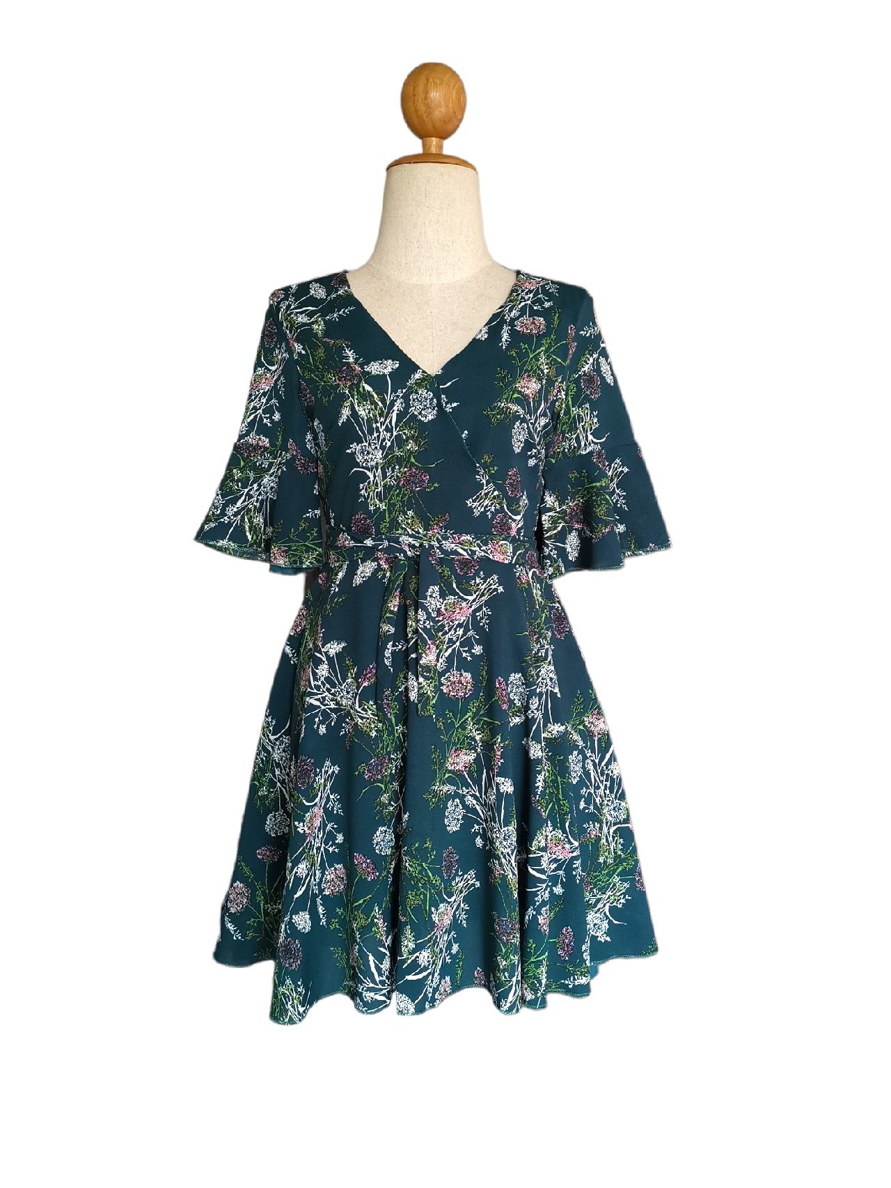 Dress4461 เดรสลายดอกไม้สีเขียวเข้ม คอวีป้าย แขนสามส่วนระบาย ซิปหลังใส่ง่าย มีซับในอย่างดีทั้งชุด มีผ้าผูกเอว ผ้าชีฟองเกรดพรีเมียมเนื้อดีหนามีน้ำหนักทิ้งตัว งานดีทรงดีสีสวย เรียบหรูดูแพง ใส่เที่ยว/ใส่ทำงานได้
