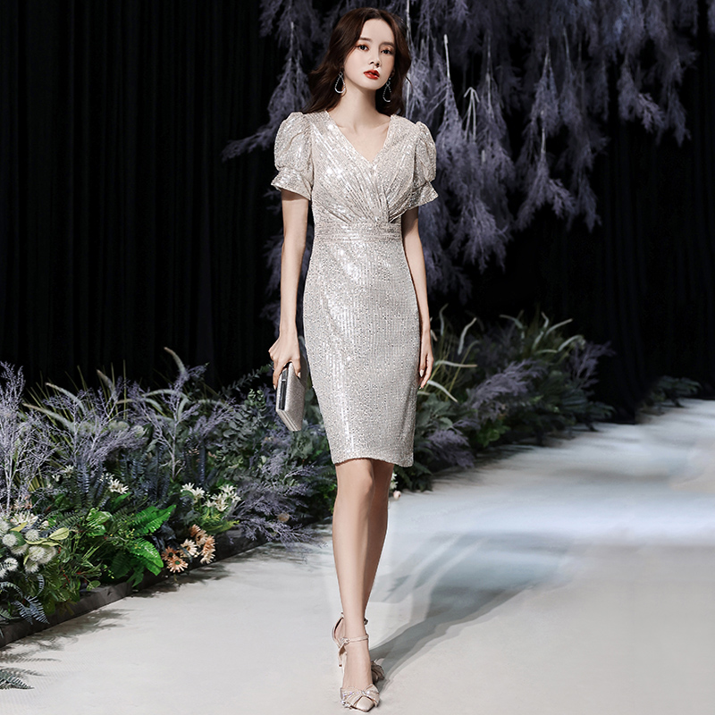 ชุดราตรี ชุดราตรีสวยหรู แบบ ทันสมัย Evening dress