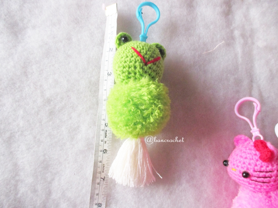 พวงกุญแจปอมปอมเคโระ pompoms keroro crochet keychain
