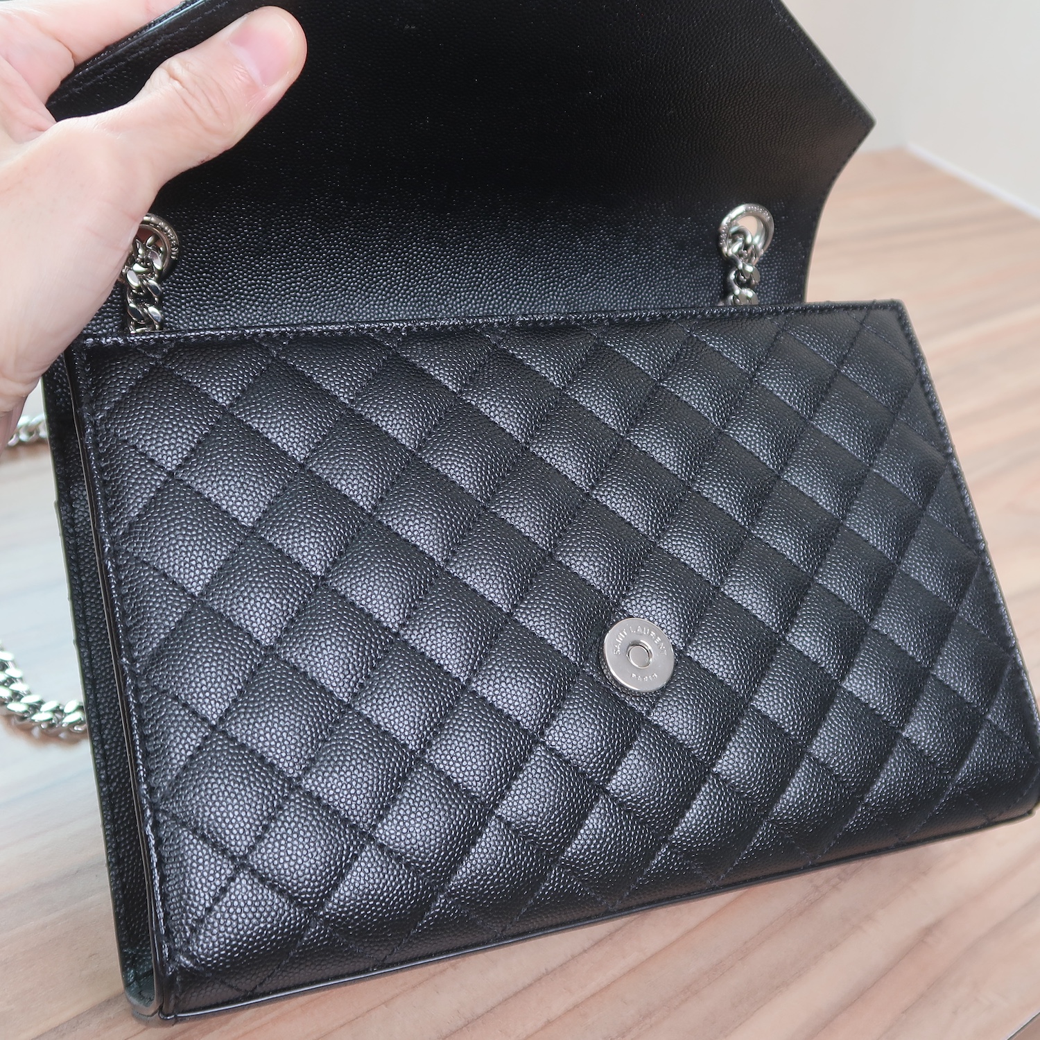 SAINT LAURENT Black Caviar Mix Quilted Envelope Crossbody SHW(ใบEmquartier)