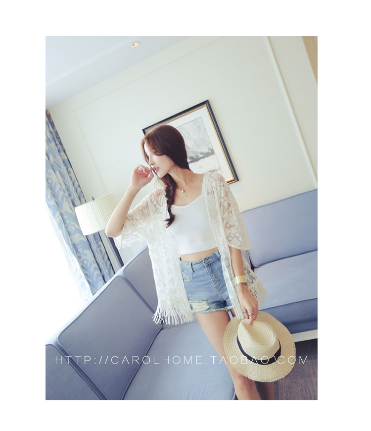 เสื้อคลุมซีทรู มีลายในตัว เหมาะกับวันชิลๆ พร้อมส่งจ้า white