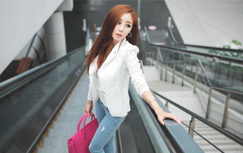 เสื้อสูท แต่งลูกไม้ พร้อมส่ง สีขาว ผ้าไม่หนา ใส่คลุมสบาย white